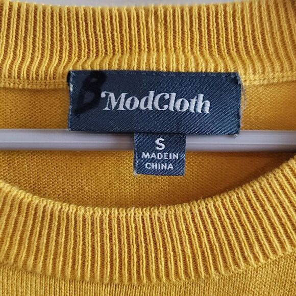 MOD CLOTH Llama Intarsia Sweater - Picture 4 of 9